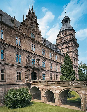 Bild: Schloss Johannisburg, Portalflügel und Ostturm