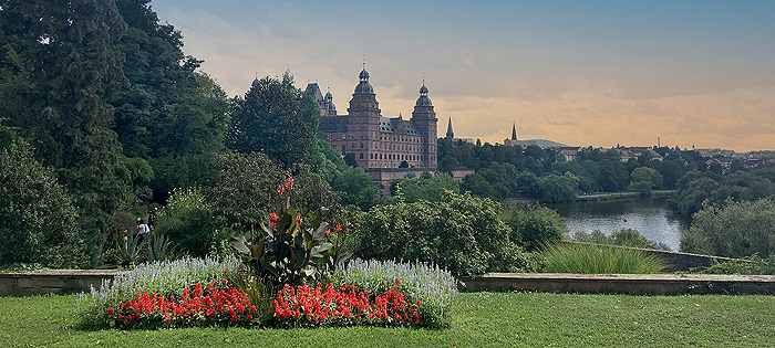 Bild: Schloss Johannisburg, vom Pompejanum aus gesehen