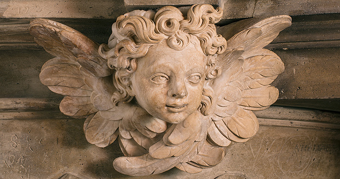 Picture: Putto by Hans Juncker in the palace chapel