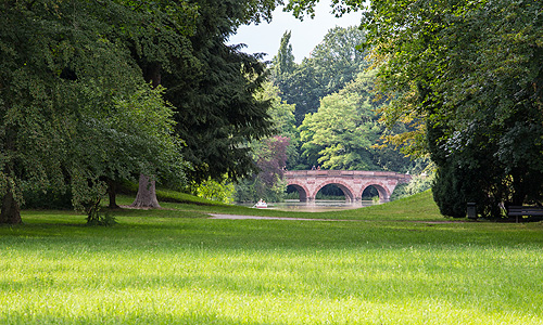 Bild: Rote Brücke