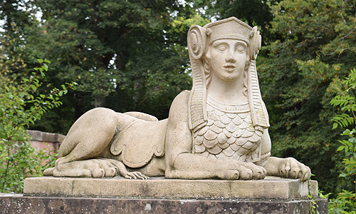 Bild: Sphinx an der Roten Brücke